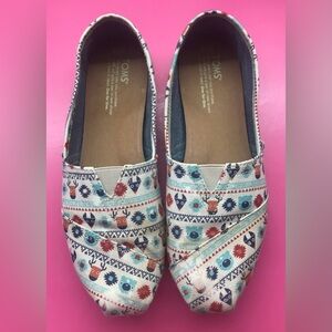 Toms Flats with Southwest Motif Size 9.5